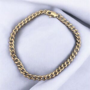 Cuban link Stainless Steel 8 inches long and 5mm width bracelet - Silver